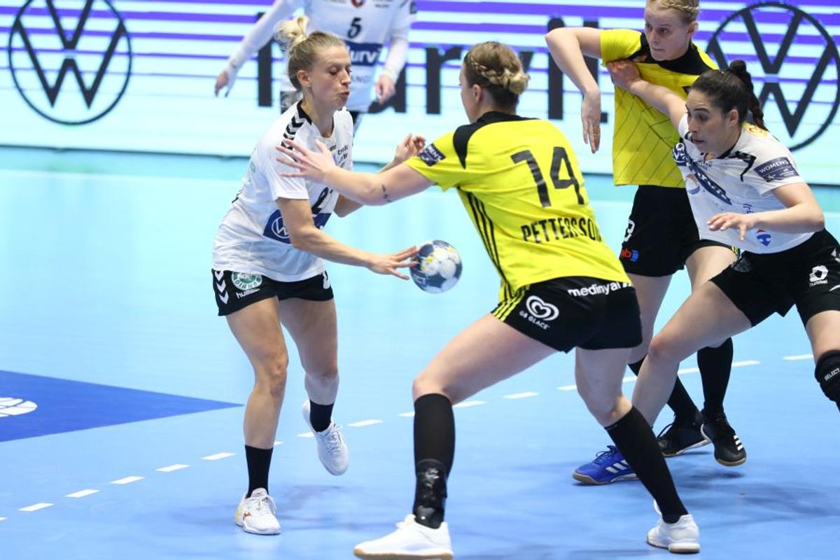 SCM RM VÂLCEA - SAVEHOF 28-20 // VIDEO+FOTO Victorie și calificare! Campioana României e în sferturile Ligii Campionilor