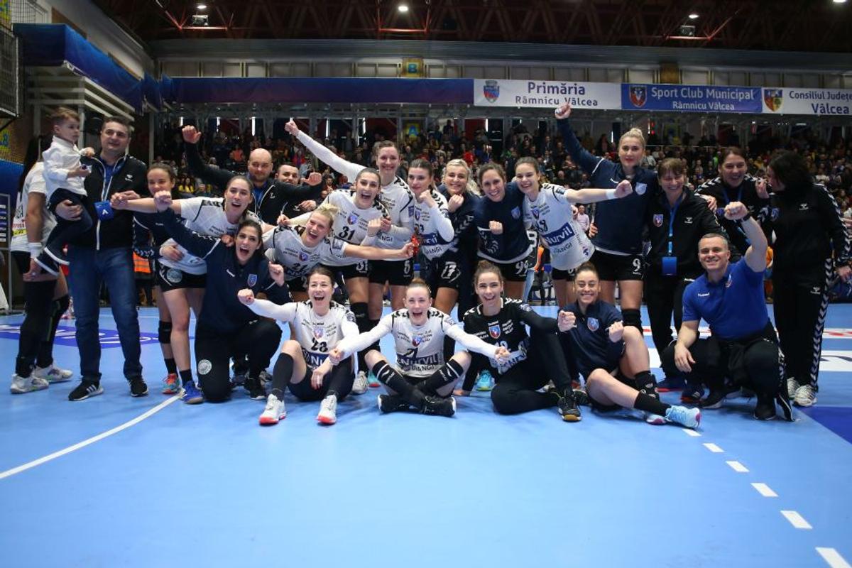 SCM RM VÂLCEA - SAVEHOF 28-20 // VIDEO+FOTO Victorie și calificare! Campioana României e în sferturile Ligii Campionilor