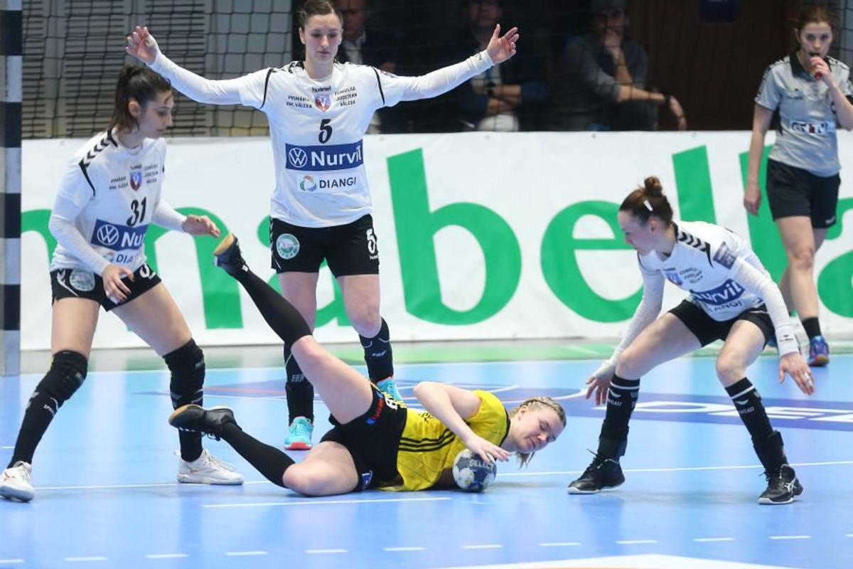 SCM RM VÂLCEA - SAVEHOF 28-20 // VIDEO+FOTO Victorie și calificare! Campioana României e în sferturile Ligii Campionilor