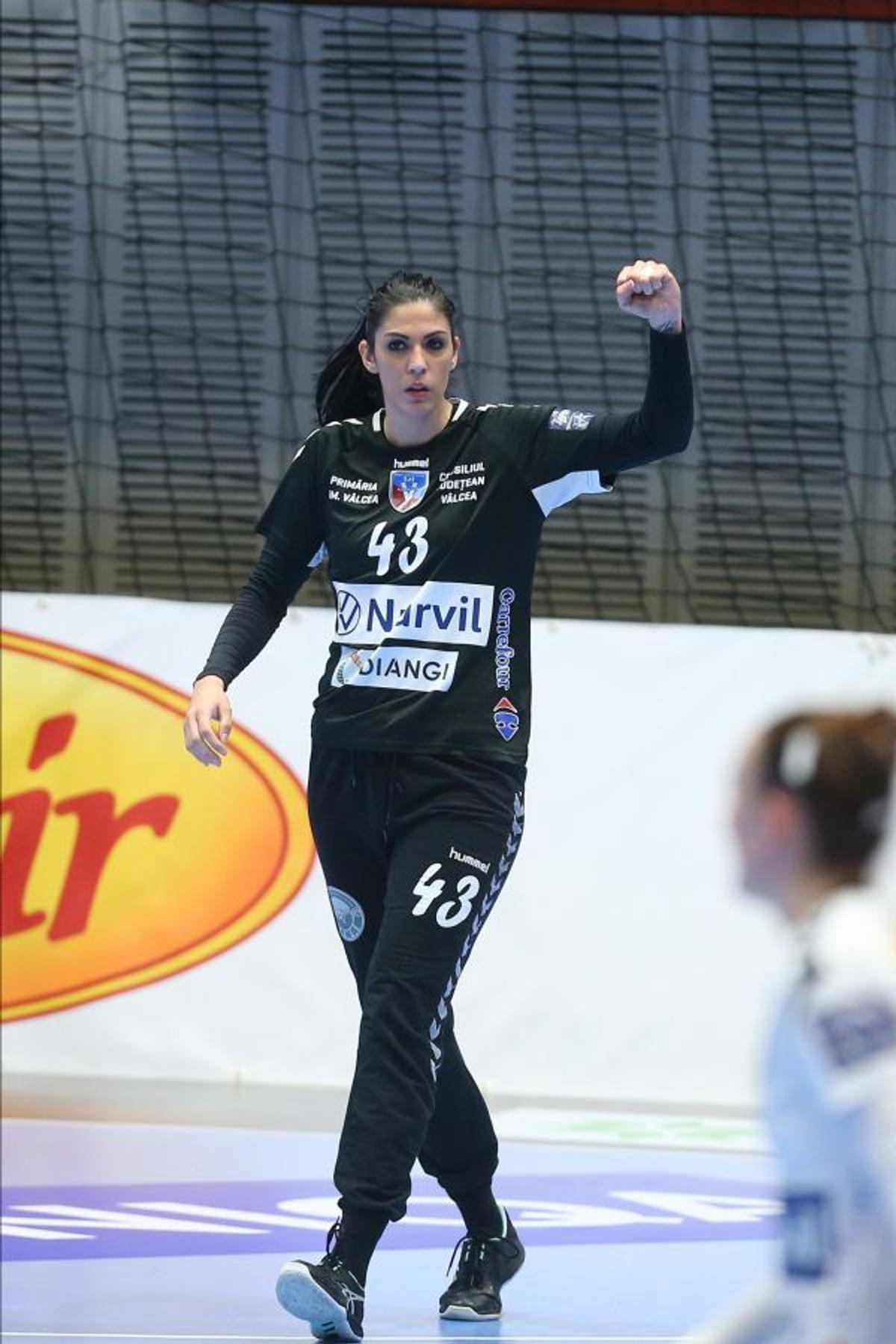 SCM RM VÂLCEA - SAVEHOF 28-20 // VIDEO+FOTO Victorie și calificare! Campioana României e în sferturile Ligii Campionilor