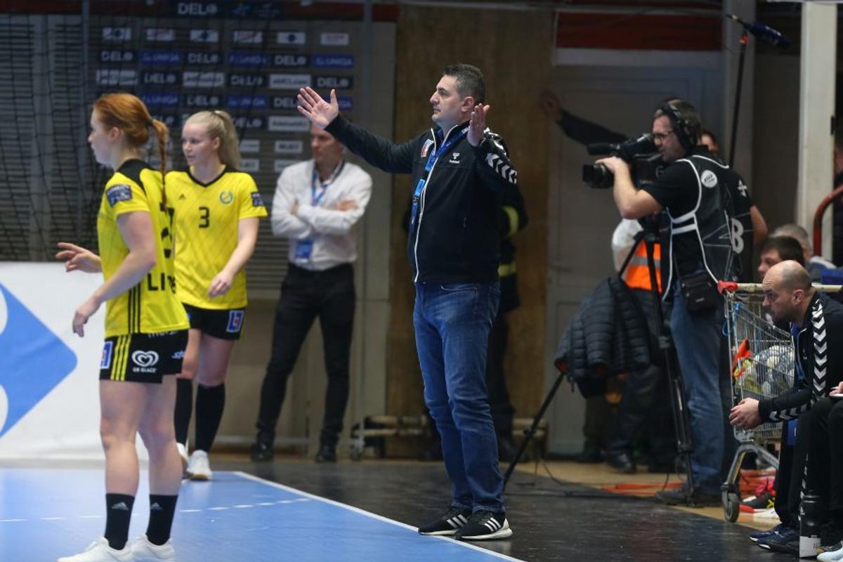 SCM RM VÂLCEA - SAVEHOF 28-20 // VIDEO+FOTO Victorie și calificare! Campioana României e în sferturile Ligii Campionilor