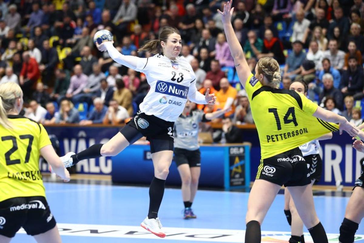 SCM RM VÂLCEA - SAVEHOF 28-20 // VIDEO+FOTO Victorie și calificare! Campioana României e în sferturile Ligii Campionilor