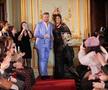 FOTO Anamaria Prodan, sexy pe marginea piscinei, la Ritz, citind ziarul + A apărut alături de fiica ei la Paris Fashion Week