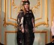FOTO Anamaria Prodan, sexy pe marginea piscinei, la Ritz, citind ziarul + A apărut alături de fiica ei la Paris Fashion Week