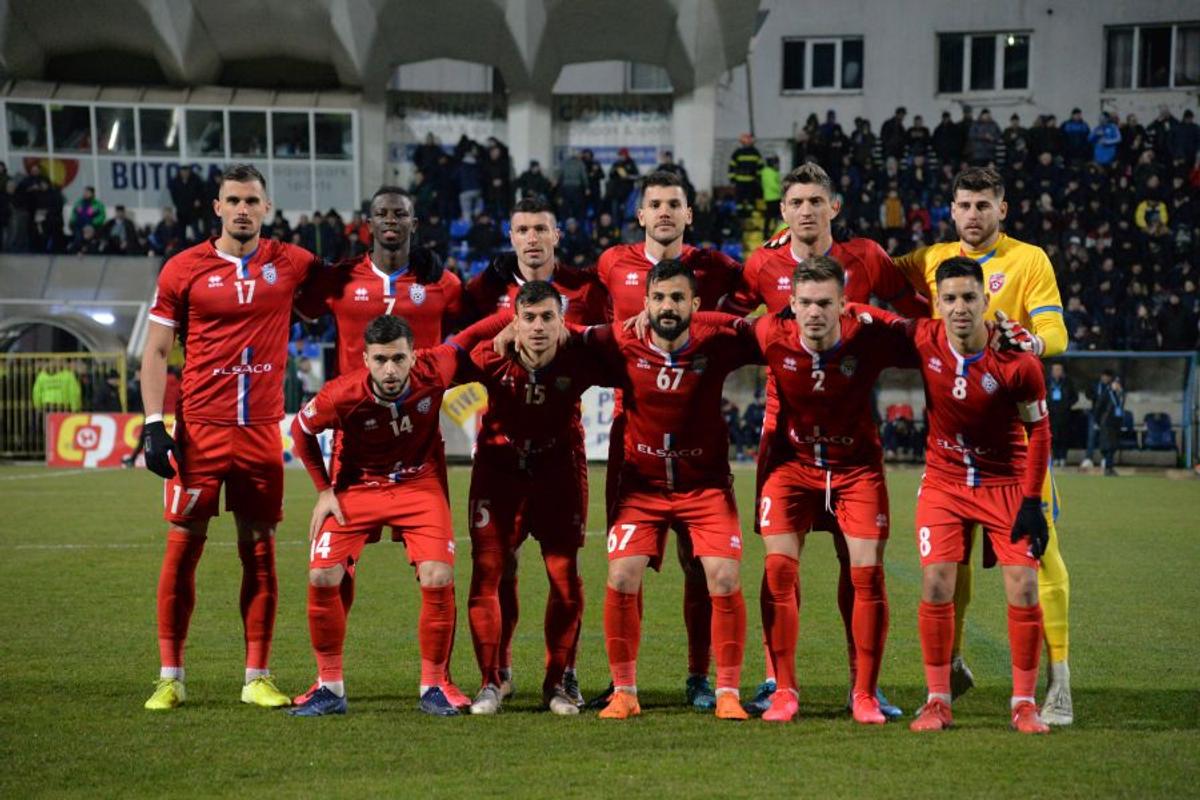 Mutarea făcută de FCSB la pauză a dat greș: Răzvan Oaidă a fost cel mai slab de pe teren! Cine s-a remarcat din echipa roș-albastră