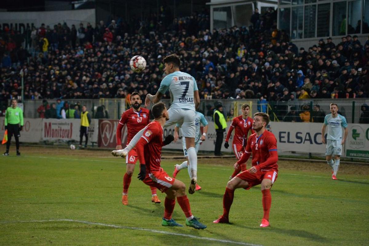 Mutarea făcută de FCSB la pauză a dat greș: Răzvan Oaidă a fost cel mai slab de pe teren! Cine s-a remarcat din echipa roș-albastră
