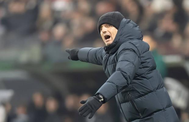 Lucescu, bruscat pe teren! » Ce l-a înfuriat pe jucătorul advers și cum a reacționat românul + Promisiunea făcută de Răzvan