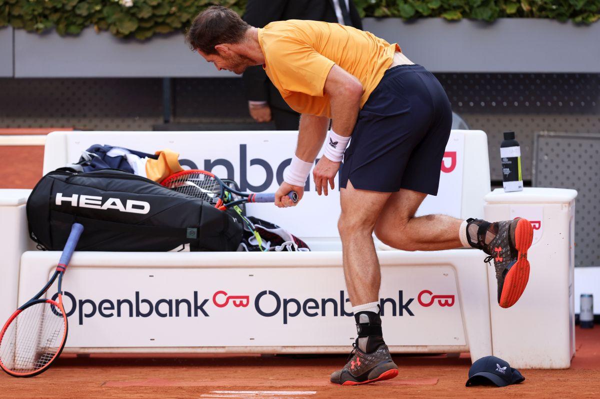 Andy Murray s-a răzbunat pe rachetă. Nu e la prima izbucnire