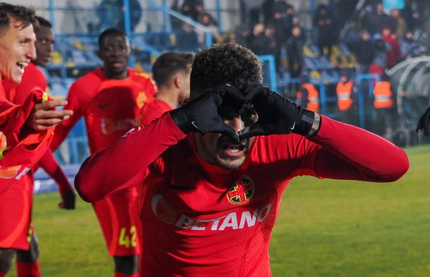 Ce „Comenie”! » Florinel o salvează de unul singur pe FCSB și o ține pe Rapid la 10 puncte! Clasamentul ACUM