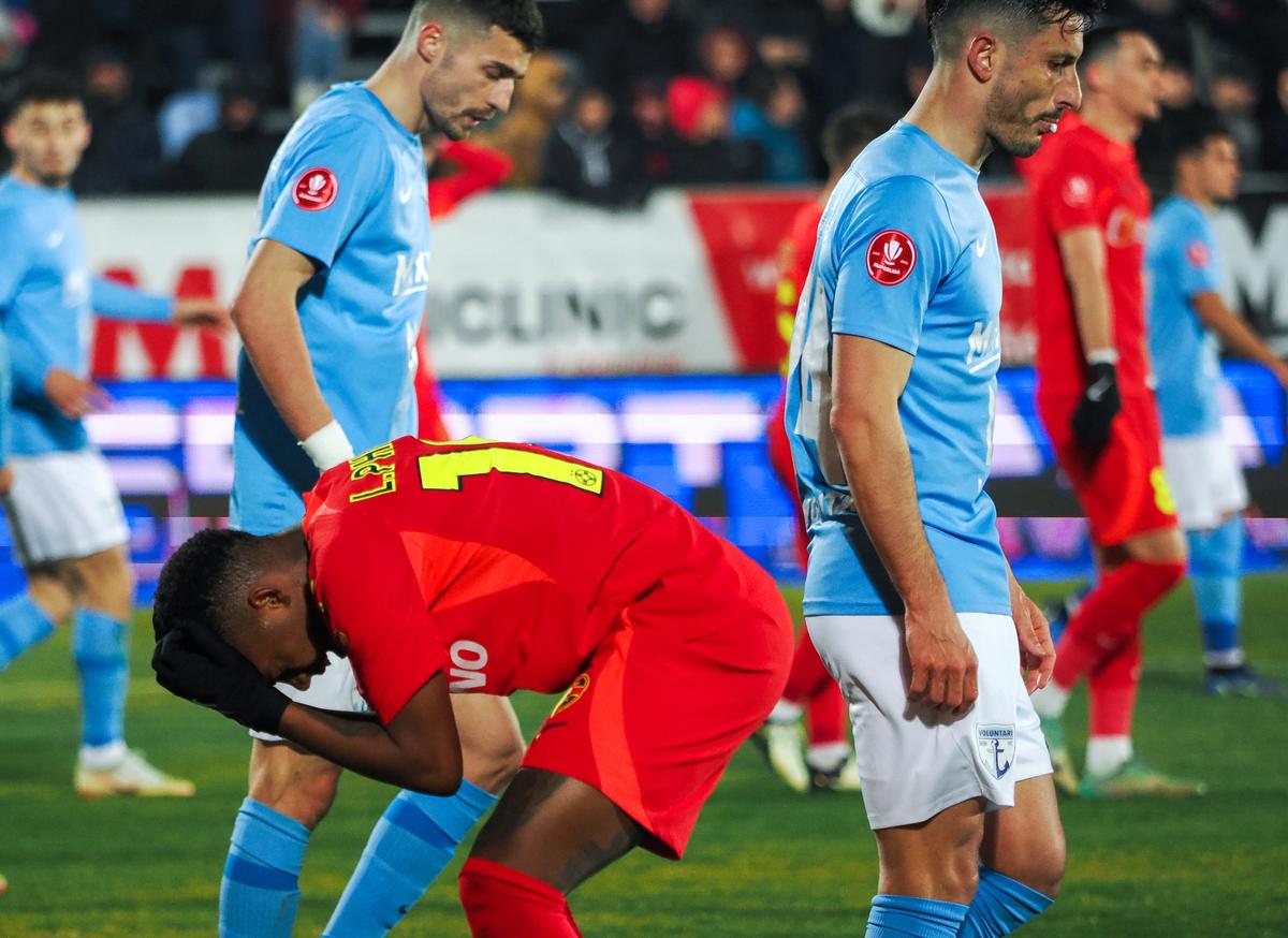 Ce „Comenie”! » Florinel o salvează de unul singur pe FCSB și o ține pe Rapid la 10 puncte! Clasamentul ACUM
