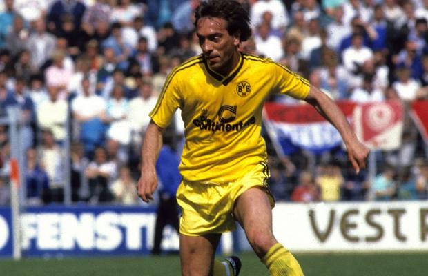 Marcel Răducanu a auzit că Dortmund îl vrea pe Man și îl distruge pe Dennis: „Ce a făcut el până acum?”