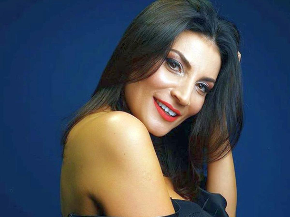 GALERIE FOTO Vă mai aduceți aminte de Ioana Ginghină? Sexy-bruneta din telenovelele românești se distrează din plin, la 42 de ani