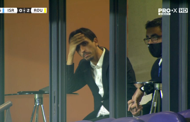 Știm cum e :)) Ce făcea Benayoun în lojă, la 2-0 pentru România