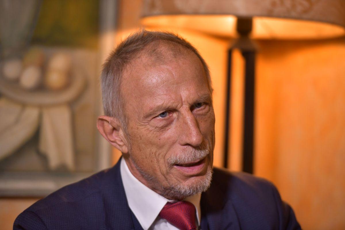 Christoph Daum, din nou în stare critică » Operat a doua oară de cancer: „Lucrurile s-au înrăutățit în ultima vreme”