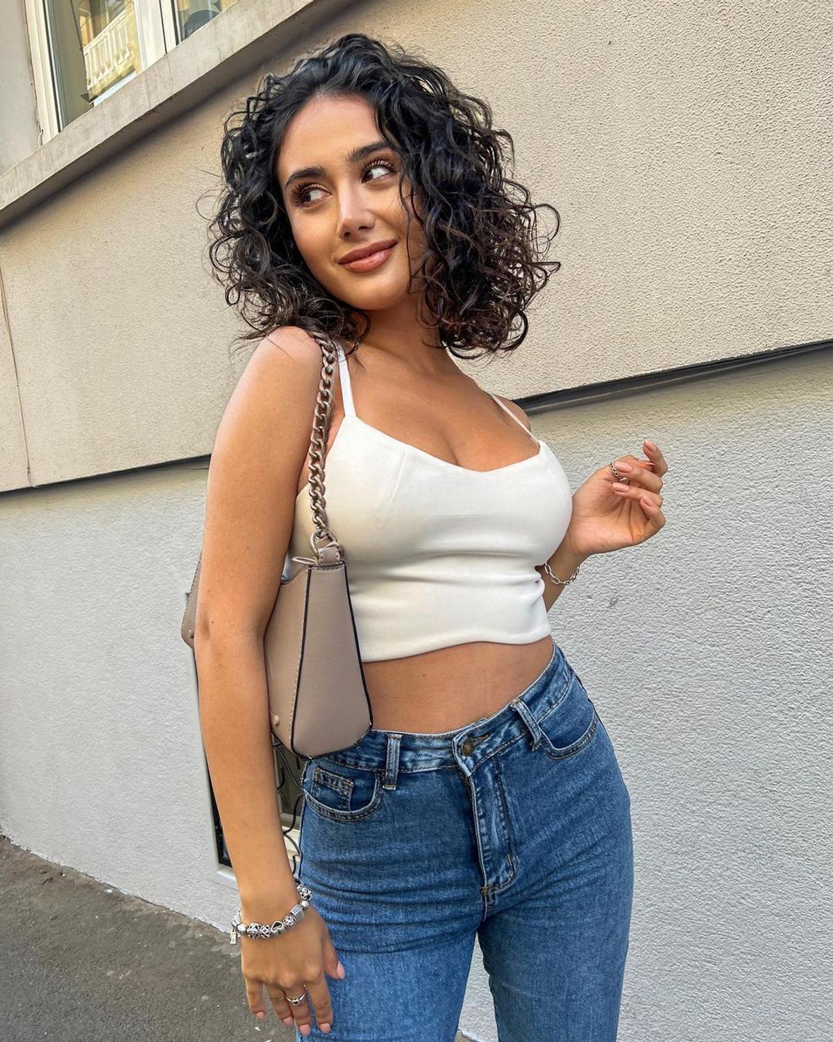 Azaleea Necula