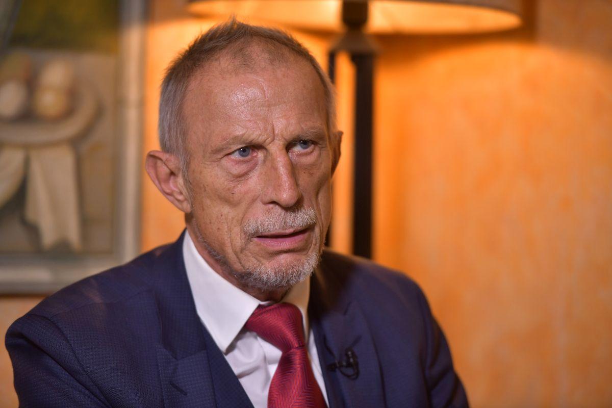 Christoph Daum, din nou în stare critică » Operat a doua oară de cancer: „Lucrurile s-au înrăutățit în ultima vreme”
