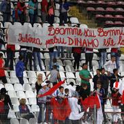 Ziua în care Dinamo a jucat cu femei și copii în tribune / Sursă foto: Arhivă Gazeta Sporturilor