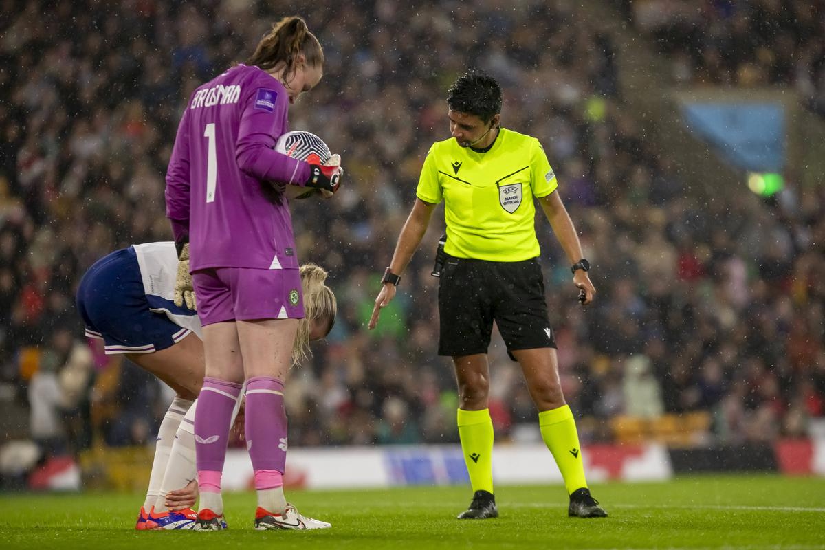 Prima femeie care arbitrează un meci în prima ligă masculină din Portugalia