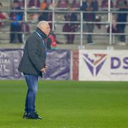 Marius Șumudică, nervos la pauza meciului Rapid - Universitatea Craiova