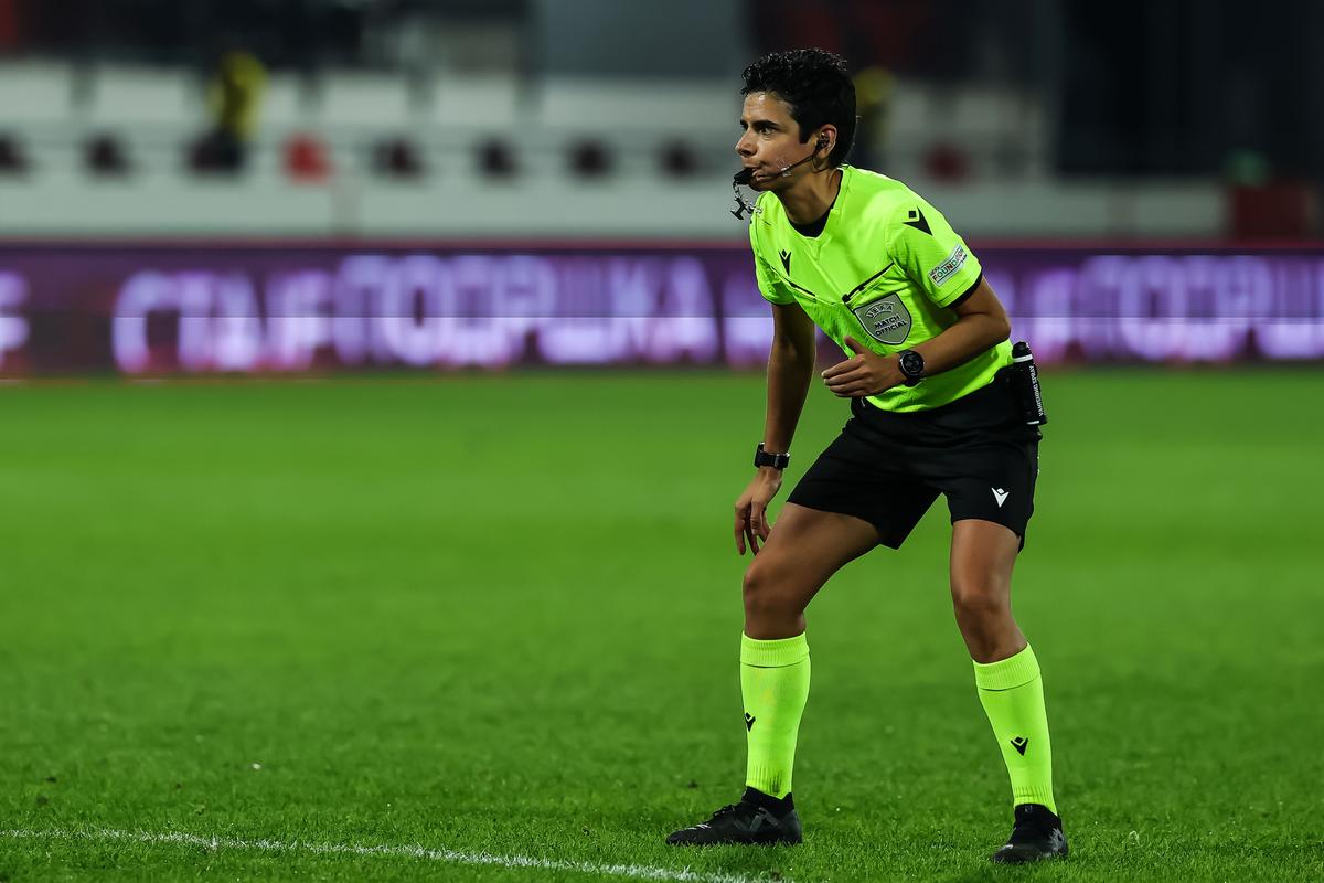 Catarina Campos, prima femeie care arbitrează un meci în prima ligă masculină a Portugaliei. Foto: Imago