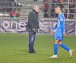 Marius Șumudică, nervos la pauza meciului Rapid - Universitatea Craiova