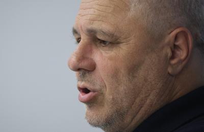 Marius Șumudică „a explodat” în direct: „Am fost un prost, un bou, trebuia să pun jucătorii să stea pe jos” » I-a luat la întrebări pe jurnaliști și a refuzat să mai vorbească până nu a primit un răspuns