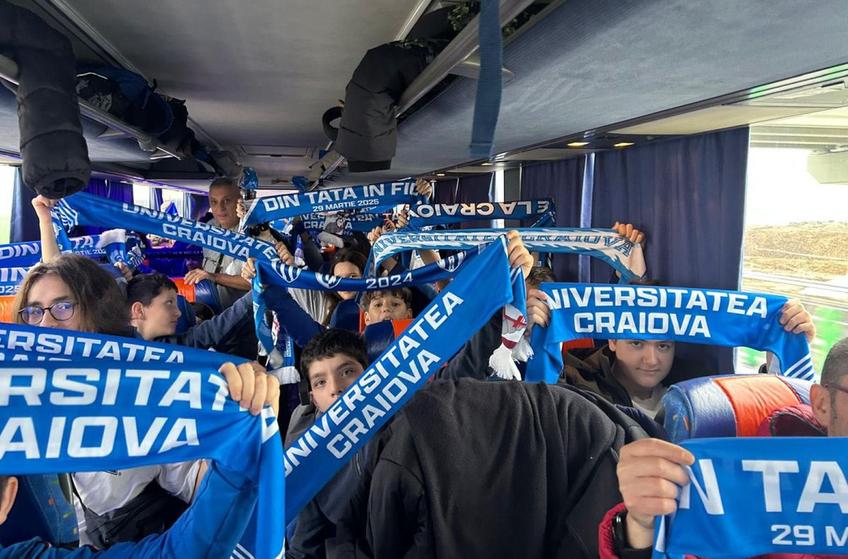 Copiii care susțin Craiova, în deplasare la meciul cu Rapid/ foto Facebook @Universitatea Craiova