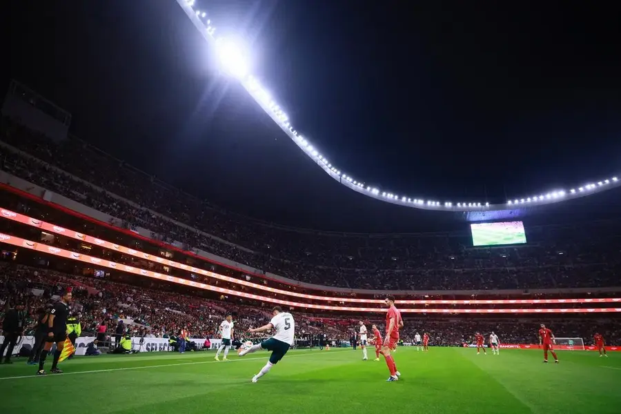 Incident tragic la redeschiderea stadionului „Azteca” » Persoană decedată în tribune