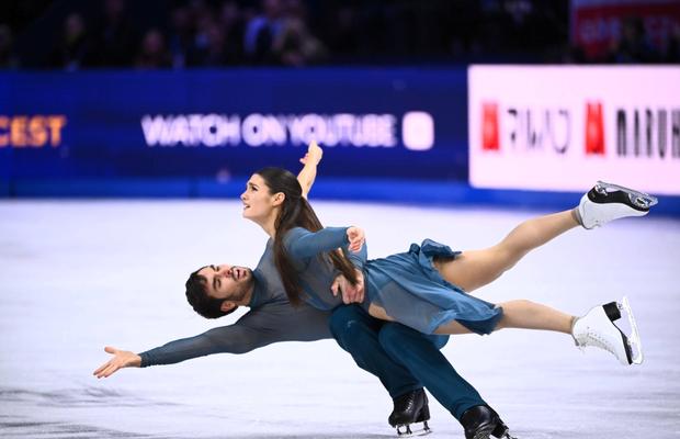 Laurence Fournier Beaudry, campioană olimpică, mondială și europeană în proba de dans alături de Guillaume Cizeron, a vorbit despre luptele sale din trecut cu anorexia și bulimia: „Astăzi, apreciez să văd corpuri musculoase”