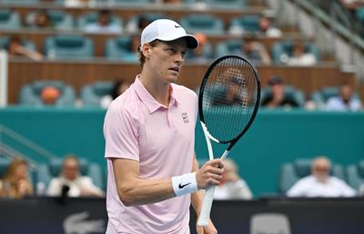 Jannik Sinner face dubla Indian Wells-Miami, la 9 ani după Roger Federer! » Finală fragmentată de ploaie, dar controlată