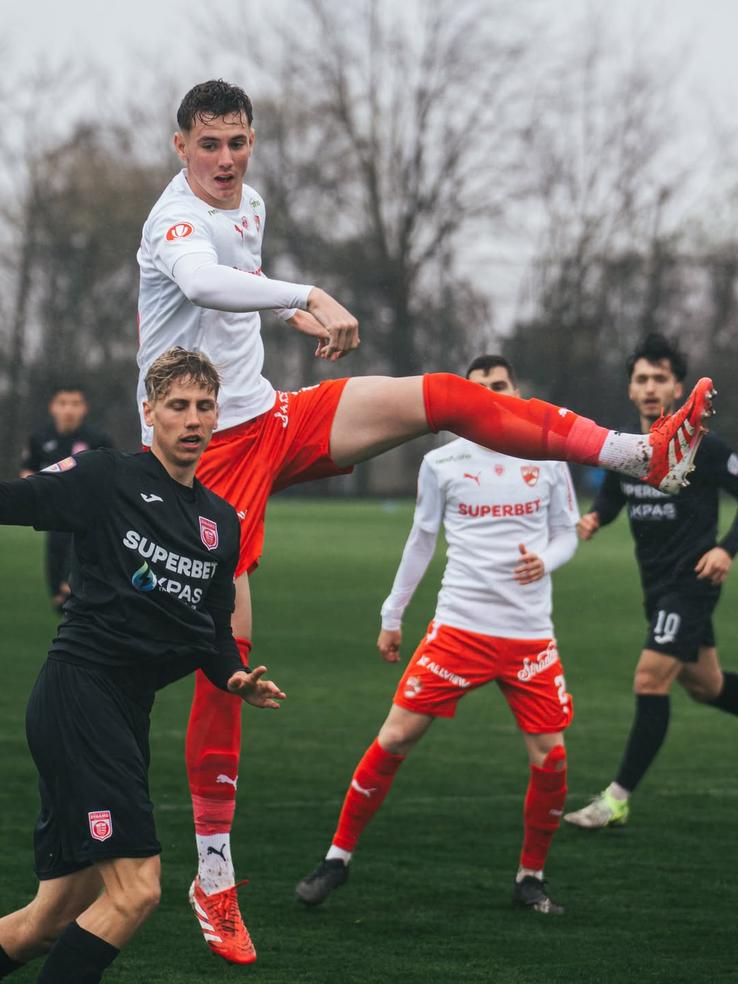 Mihnea Toader, fundaș Dinamo // FOTO: Instargam