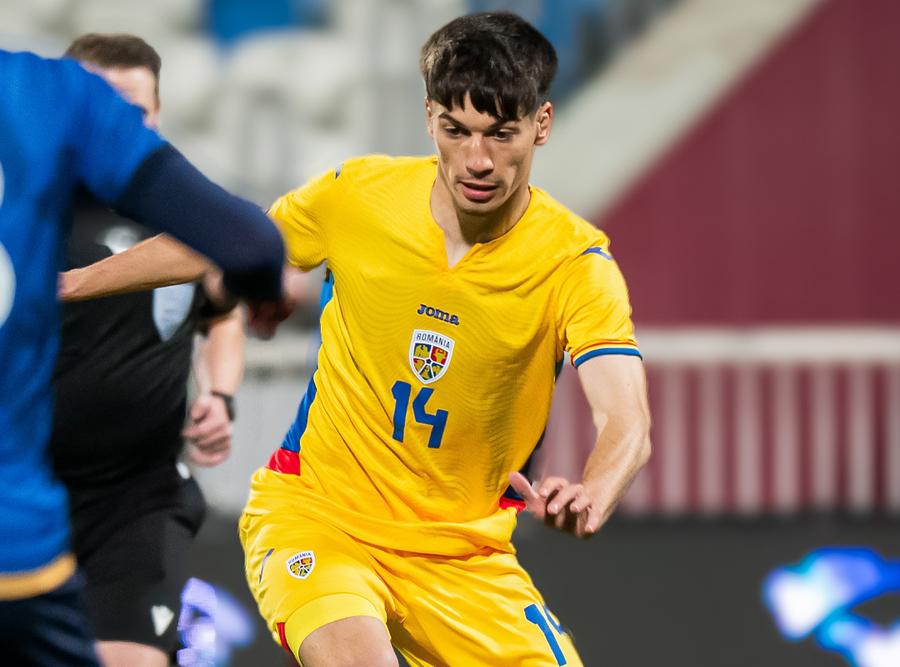 Alin Boțogan în timpul meciului cu Kosovo / foto: Facebook @Echipa națională de fotbal a României Jucătorul naționalei U21 a părăsit cantonamentul înaintea meciului cu San Marino