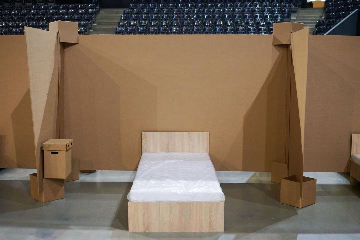 FOTO Sala Polivalentă din Cluj, transformată în centru de suport pentru bolnavii de COVID-19
