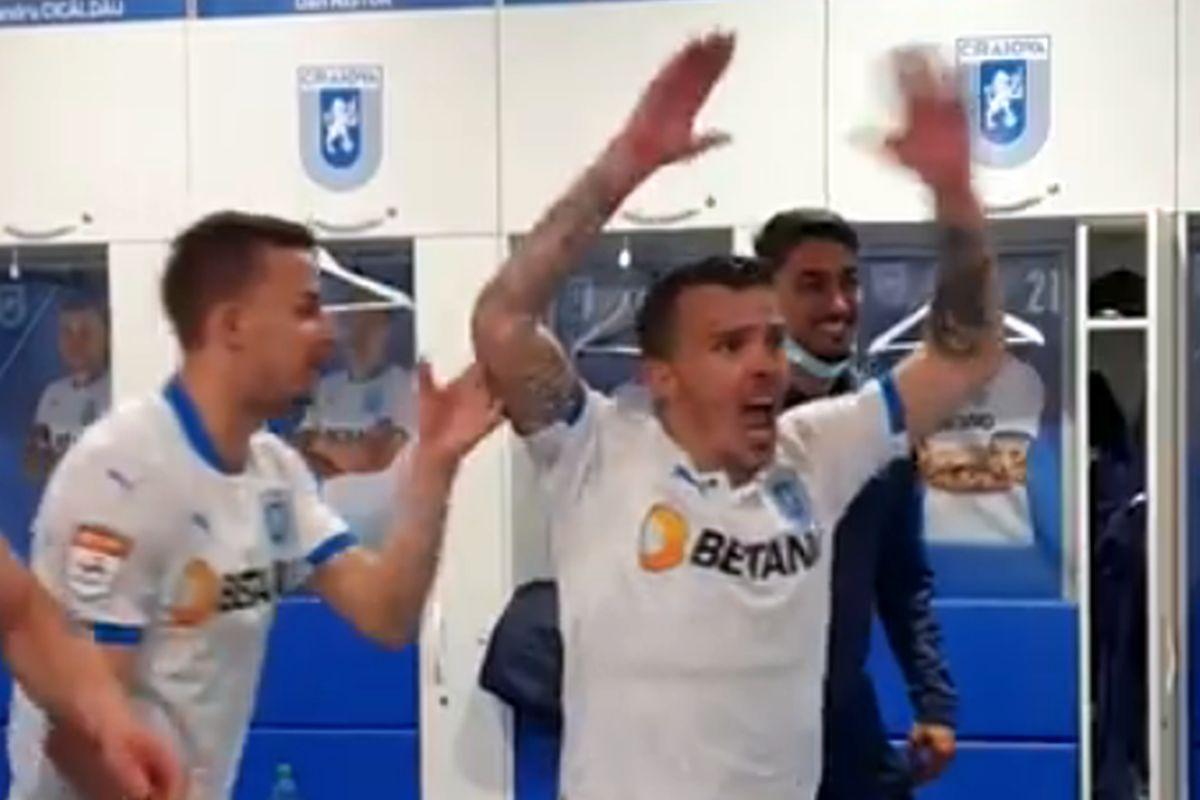 „Așa e la Craiova!” » Imagini senzaționale din vestiar: cum au celebrat oltenii victoria cu FCSB