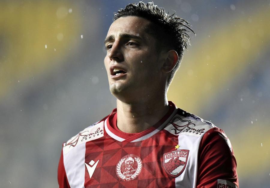 Filip a vrut să plece și în iarnă de la Dinamo, după ce a fost acuzat că l-a „lucrat” pe Rednic / FOTO: Cristi Preda Indezirabil! Liderul lui Dinamo i-a inflamat iar pe suporteri: „Tot urla către noi. Nu se dezminte!”