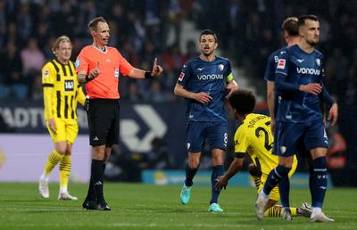 La nemți se poate! Arbitrul a ieșit public și a recunoscut greșeala care poate decide titlul în Bundesliga: „N-am putut dormi, m-am zvârcolit toată noaptea”