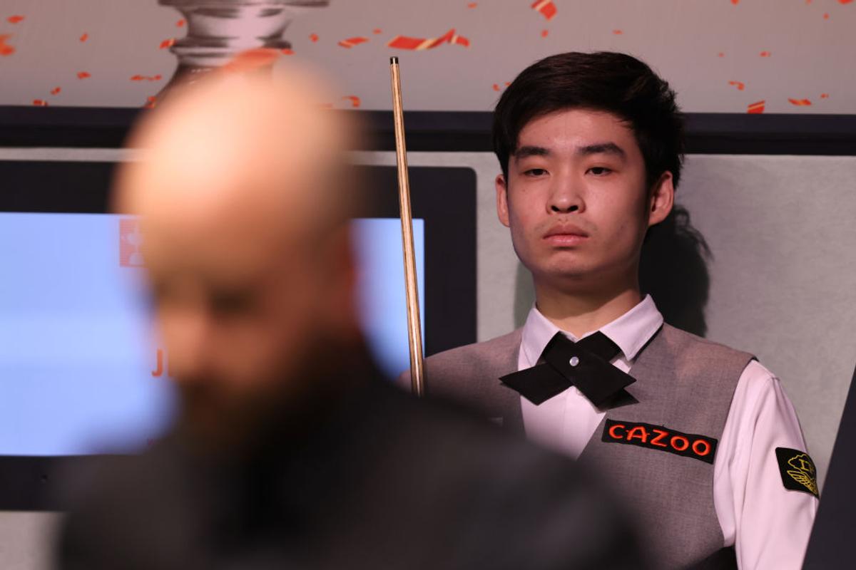 Luca Brecel, revenire în semifinala CM de snooker cu Jiahui