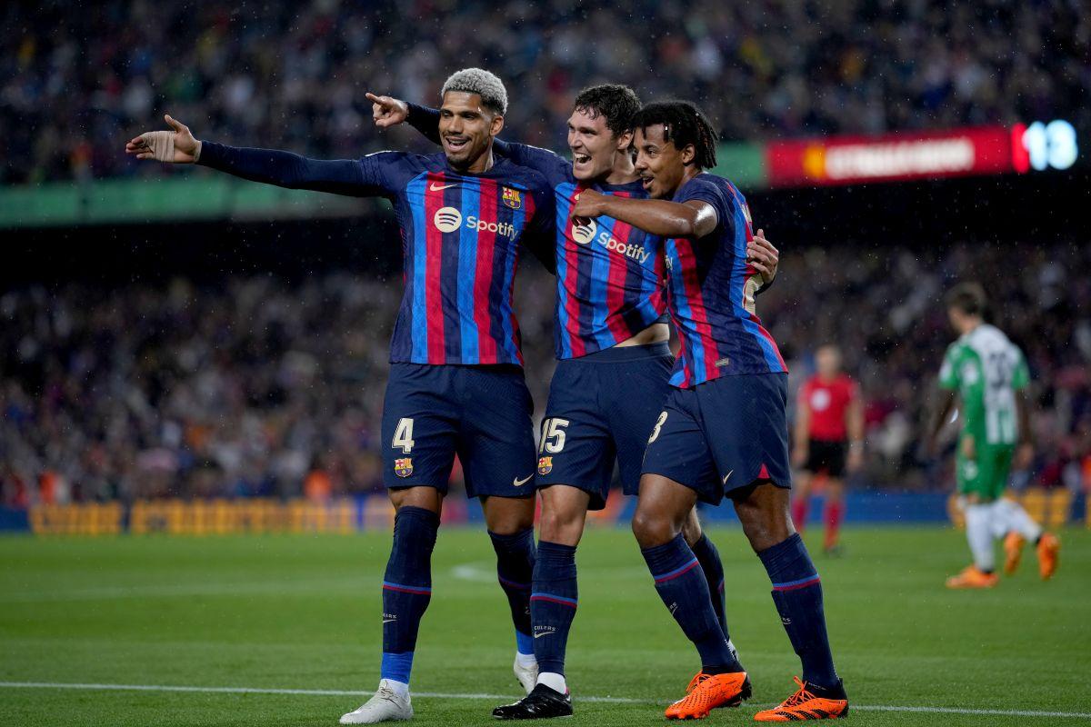 „Noul Iniesta” a debutat la 15 ani pentru Barcelona: cel mai tânăr fotbalist din istoria catalanilor