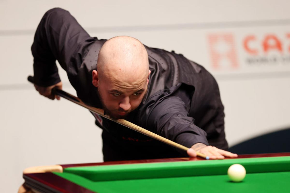 Luca Brecel, revenire în semifinala CM de snooker cu Jiahui