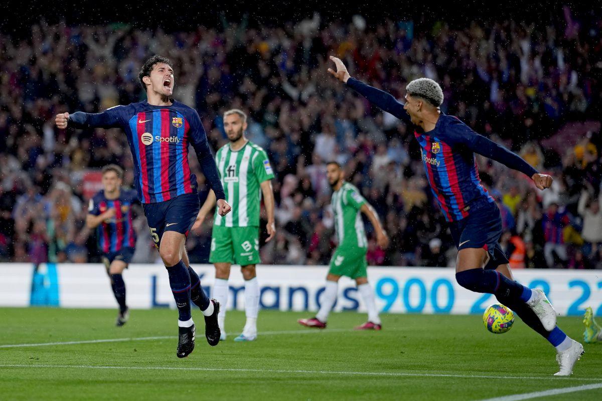 „Noul Iniesta” a debutat la 15 ani pentru Barcelona: cel mai tânăr fotbalist din istoria catalanilor
