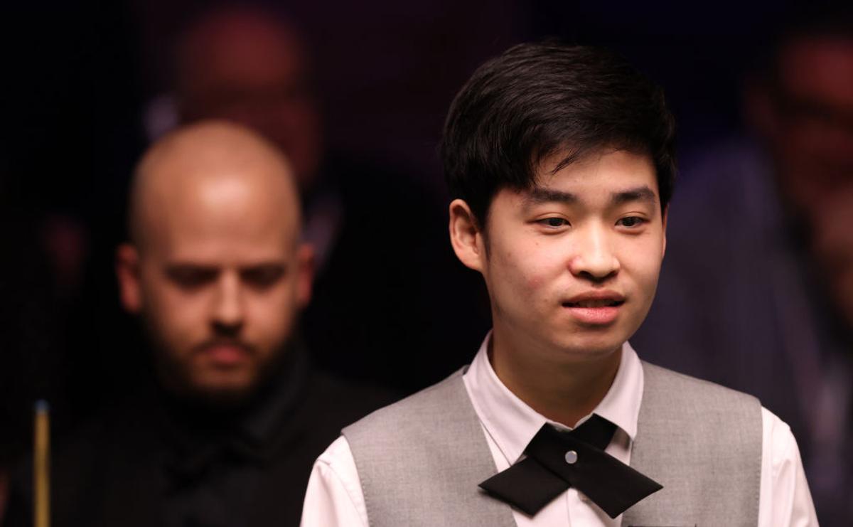Luca Brecel, revenire în semifinala CM de snooker cu Jiahui