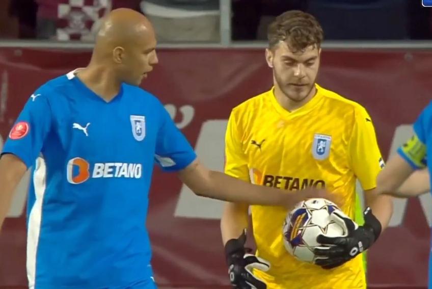 Fază controversată în Rapid - Craiova, foto: captură de ecran Prima Sport 1