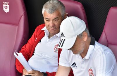 Omul care a umilit-o pe Dinamo speră într-o salvare de zile mari a „câinilor”: „Un antrenor român era mai nimerit” + Cum i-a „încins” pe unii jucători care au ajuns campioni