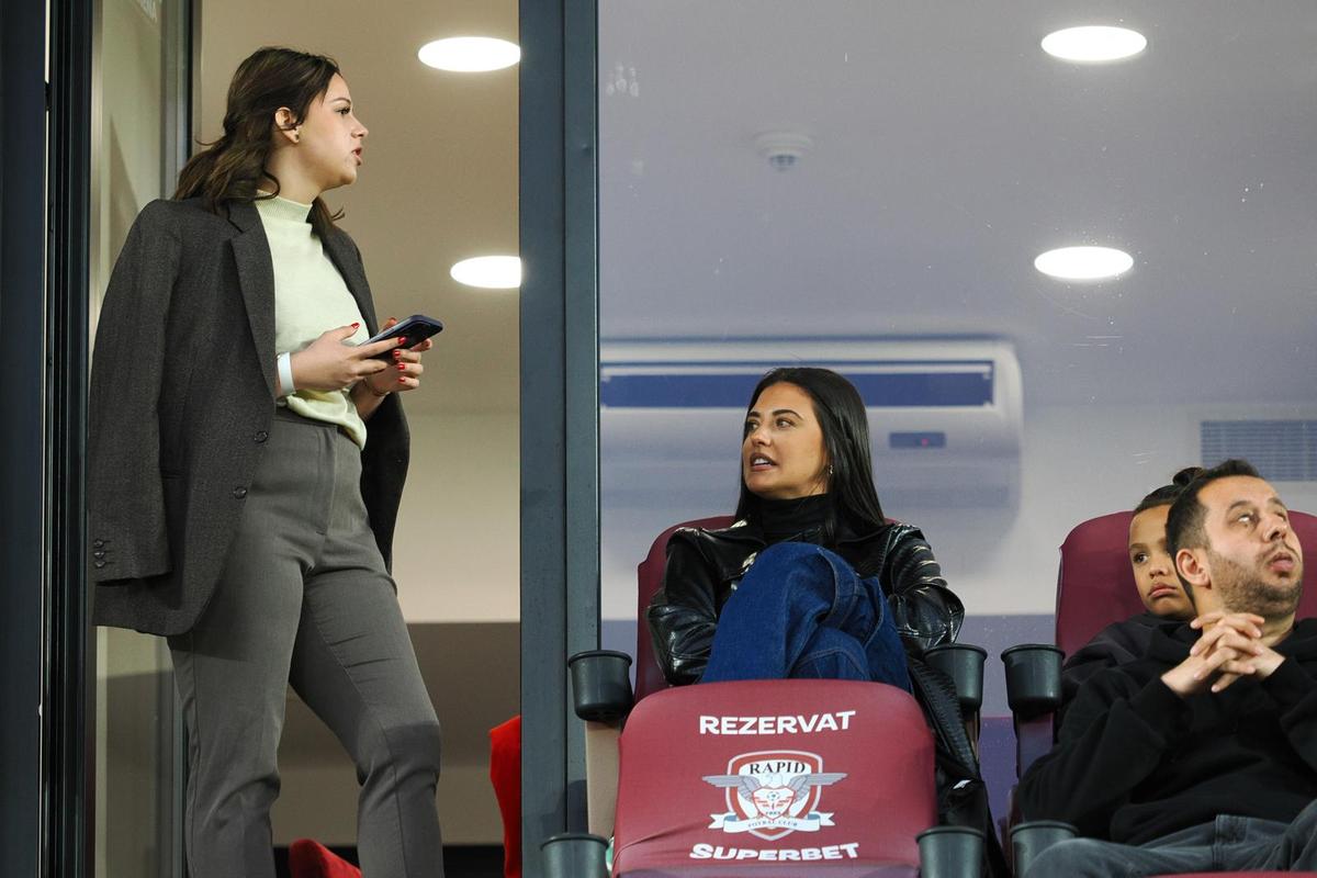Antonia, prezentă la Rapid - Universitatea Craiova