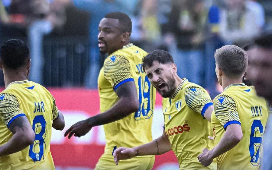 Bucuria „lupilor” la golul egalizator / Sursă foto: Facebook@ Petrolul Ploiești Moldova-i fruncea! FC Botoșani dă lovitura la Ploiești și urcă deasupra liniei în play-out! Petrolul a irosit un penalty la 1-1