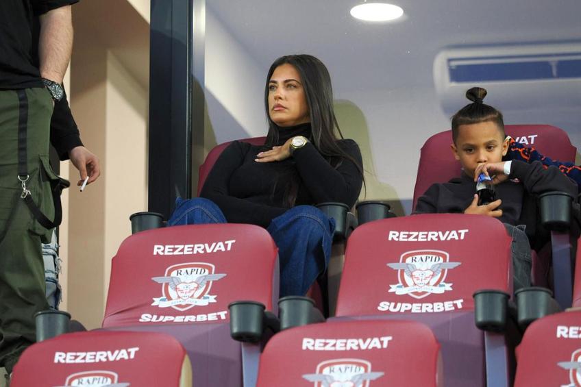 Antonia, celebra cântăreață, prezentă la Rapid - Craiova
