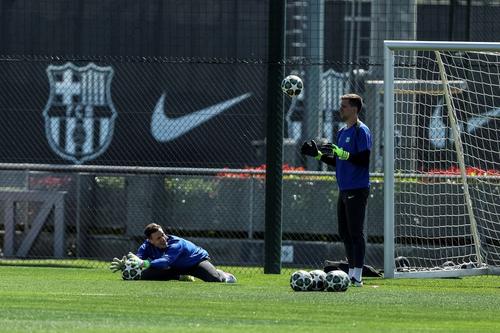 Mac-Andre ter Stegen trebuie acum să încerce să se ridice la nivelul prestațiilor excelente ale lui Wojciech Szczesny la Barcelona / Foto: Imago