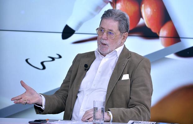Cornel Dinu, exploziv la GSP Live: „Ilie Dumitrescu să tacă! A antrenat mahalale” + „Stanciu este un molâu și Ianis cu atât mai depărtat”