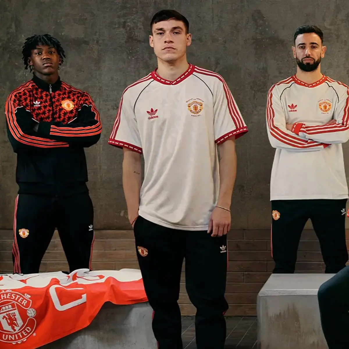 Cum arată tricoul pus în vânzare de Manchester United