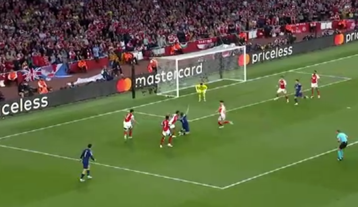 Keith Hackett spune că PSG putea primi penalty în meciul cu Arsenal